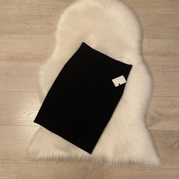 ROMEO
JULIET couture Size: M Color:Black - Picture 4 of 4